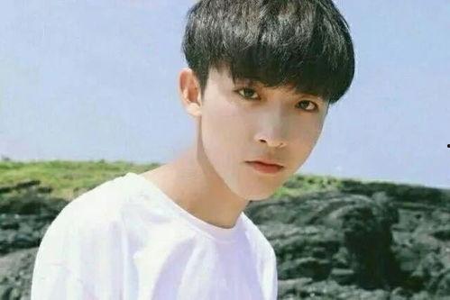 网红帅哥吃瓜图片大全,视觉盛宴下的美食诱惑